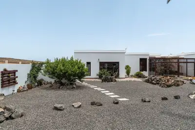 Image de Maison de Vacances 'Guenia Ii' avec Vue sur la Montagne, Wi-Fi et Climatisation