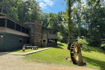 Image de Charming & Historical 3-bedroom cabin in marvelous Franklin with Ac, fast WiFi