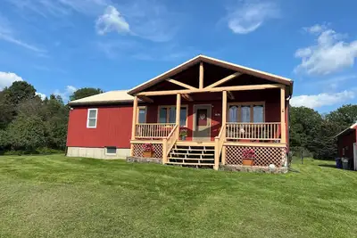 Image de House - Clover's Ridge, Cooperstown - \"Play ball\"!