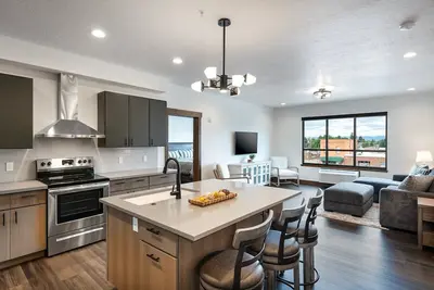 Image de Modern apartment, in downtown Columbia Falls