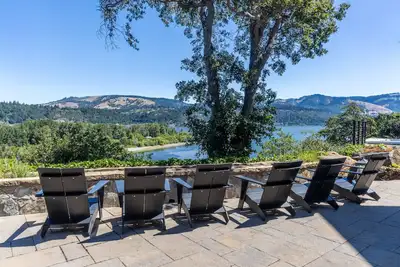 Image de Elegance Overlooking Columbia River, Hot Tub, Bocce Ball