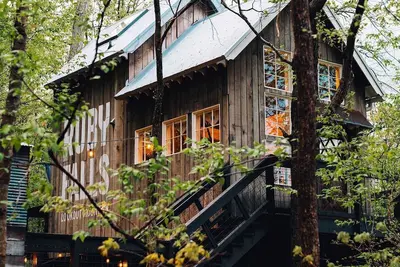 Image de Treetop Hideaways - The Redbud Treehouse