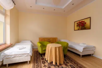 Wrocław Airport Spacious Apartment