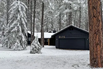 Image de Updated family-friendly mountain home with hot tub, game room, gas grill