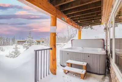 Image de Whitetail 1 | 5 Bdrms, 3 Levels + Ski-In with Year Round Hot Tub!