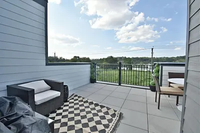 Image de Welcome to Your Riverside Retreat in Knoxville, Tn!