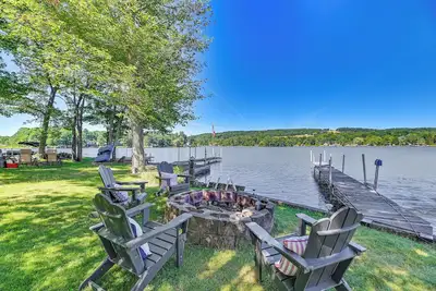 Image de Cottage on Lamoka Lake w\/ Deck, Grill & 3 Kayaks