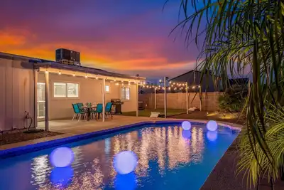 Image de Mini Golf ~ Fire Pit ~ Pool ~ Game Room