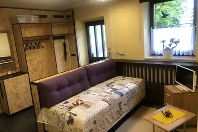 Image de Radlerzimmer mit Separatem Bad Außerhalb des Zimmers. Sehr Gemütlich