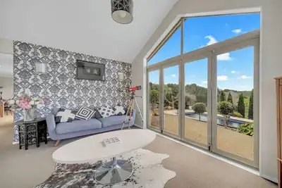 Image de Redwood Valley Luxury Escape