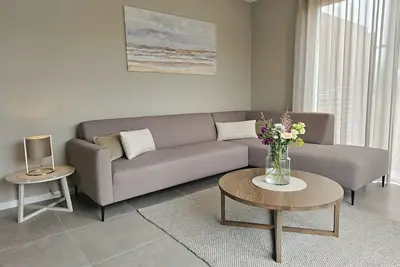 Image de Beautiful vacation home 'Villa Mondriaan' for 4 persons in the center of Domburg!
