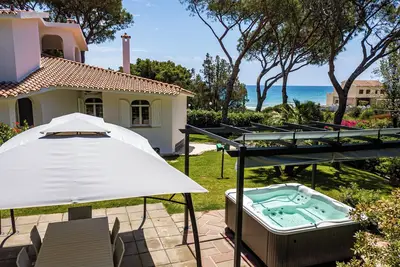 Villa Beachfront Marina