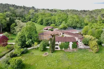 Charly - Cassagnes - Gîte