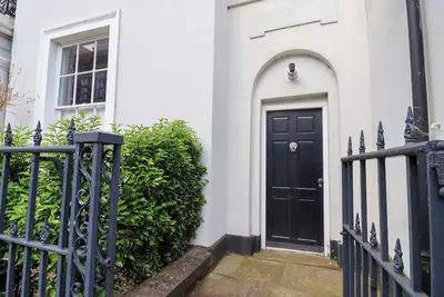 Image de 12 Cross Street, family friendly, with a garden in Beverley