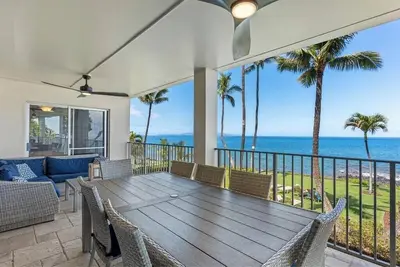 Image de Luxury by the Waves:Royal Mauian 218-Your Premium Oceanfront Sanctuary! -With A/C