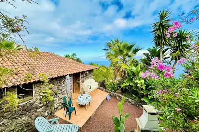 Image de Refuge Tropical avec Terrasse et Vue de Rêve