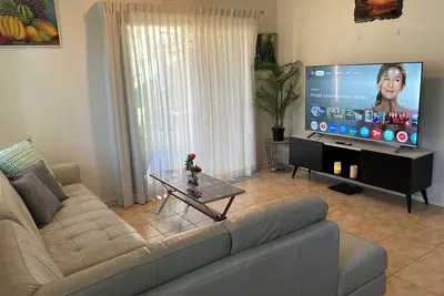 Image de Entire Two Storey House 4/5br Close to Train Station Airport and Sydney Cbd