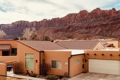 Image de Pet-Friendly I Rim Village I Garage I Pool & Hot Tub I Trailer Parking