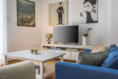 Sliema Luxury Charm, 2br-2bh, Sleeps 6, Pool Table