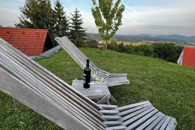 Peaceful spacious apartment w great views near the thermal pools in Podčetrtek