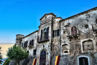 Image de Residenza del Castello di Fornelli. Historic house with mountain view