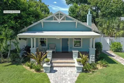 Image de Charming 2-bedroom bungalow steps from restaurants and shops in St. Petersburg