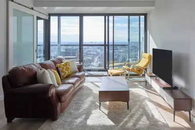Image de South Yarra Skyline A Mid Century Modern Stay