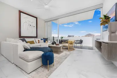 Image de New 3br in the Heart of San Lucas.