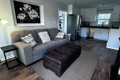 Image de Steps to Beach and located in the heart of the Flagler Ave. district.