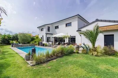 Image de Evasion Cozy : Villa de Charme avec piscine et terrain de pétanque