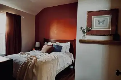 Image de Modern Tranquility: Spacious 3br Home, Near Transit & Shopping.