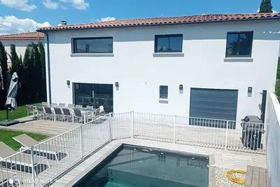 Image de Villa luxueuse avec piscine pour profiter du climat du sud de la France
