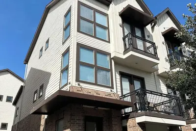 Image de Cozy 2-bedroom condo in heart of East Downtown Houston with WiFi, Ac