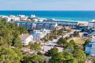 Image de Family Style☀️ Private Pool, 5 Properties Away From Beach, 8 Parking Spaces, *Accessible
