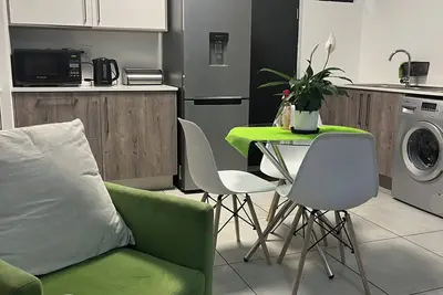 Image de Home to Home Apartments