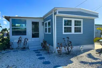Image de The Crab Shack - Cozy Comfort in Flamingo Bay - 2Bed/1Bath