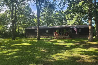 Image de Charming 3-bedroom cabin in delightful Stockton with WiFi, Ac, \n