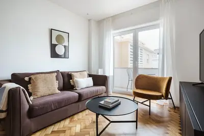 Image de Blueground | Alvalade, balcony, elev, a/c & washer