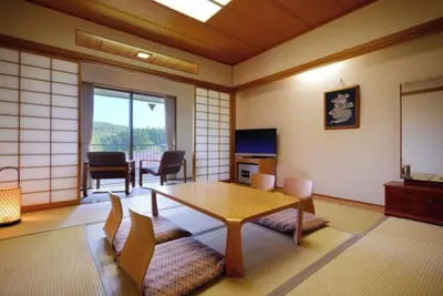 Image de Japanesestyle room with 8 tatami mats and a bath / Iwanuma Miyagi