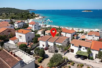 Image de Appartement de deux chambres prés de la plage Rogoznica (A-23414-a)