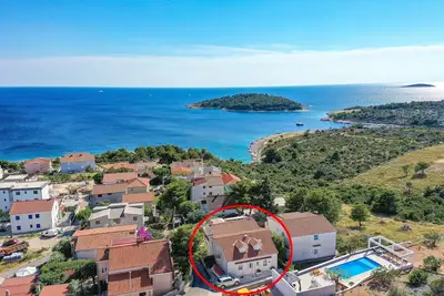 Image de Maison pour la famille avec la piscine Zecevo Rtic, Rogoznica (K-10307)