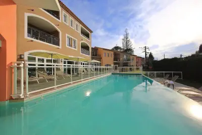 Image de Scenic Riviera Gateway! Spacious Room w/ Kitchen and Living Space