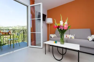 Image de Relaxing Space Ideal For Family Stay w/ Kitchen & Living Area | Access to Pool