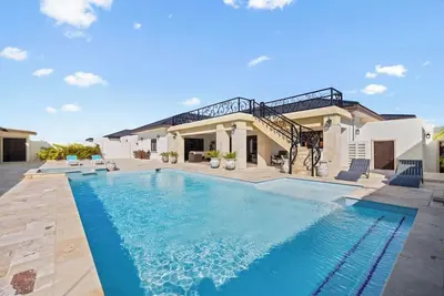 Luxury Villa w Private Pool Sol Palmera by Bocobay