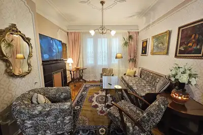 Image de Spacious, stylish and cozy apartment in the very center of Sofia