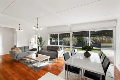 Image de Perfect location, 5 min walk to the beach, shops. Supermarkets and cafes.