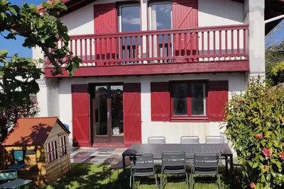 Image de Maison familiale avec jardin Ă Saint Jean de Luz. A 5mn des plages!