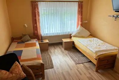Image de Gemütliche 1-raum-wohnung, 2 Pers. , Emden am Deich, Parkplatz, Grillplatz, Wlan