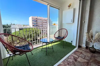 Image de Charmant T2 à 200m de la plage et 100m des commerces, avec parking privatif