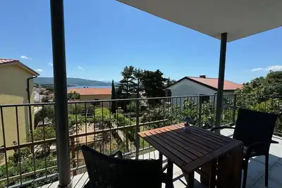 Image de Apartment Goldie 1° in Stadt Krk Zentrumsnah mit Meersblick, Klima und Wlan